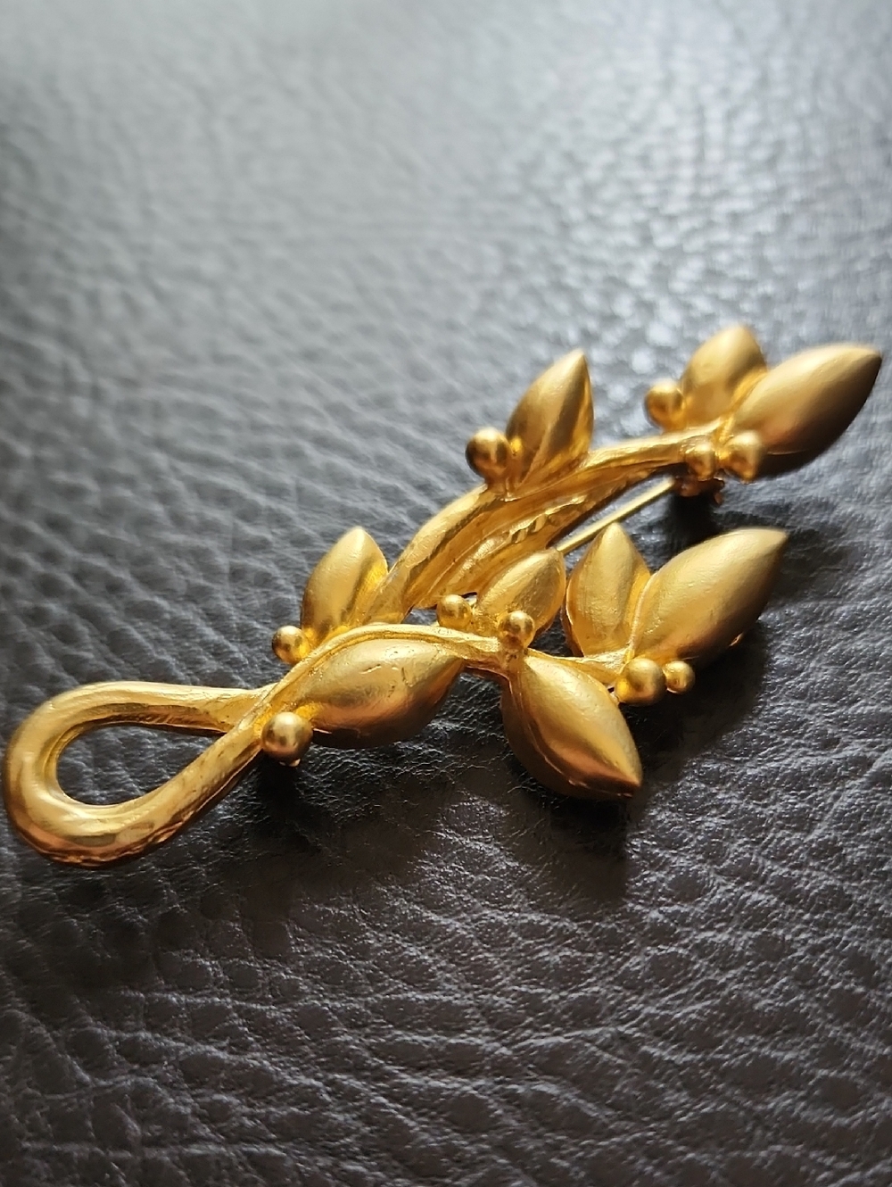 VTG Gold Leaf Branch Brooch - Women Jewelry